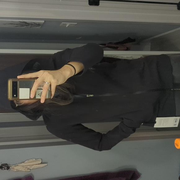 Lululemon repelshell rain jacket - Picture 6 of 6